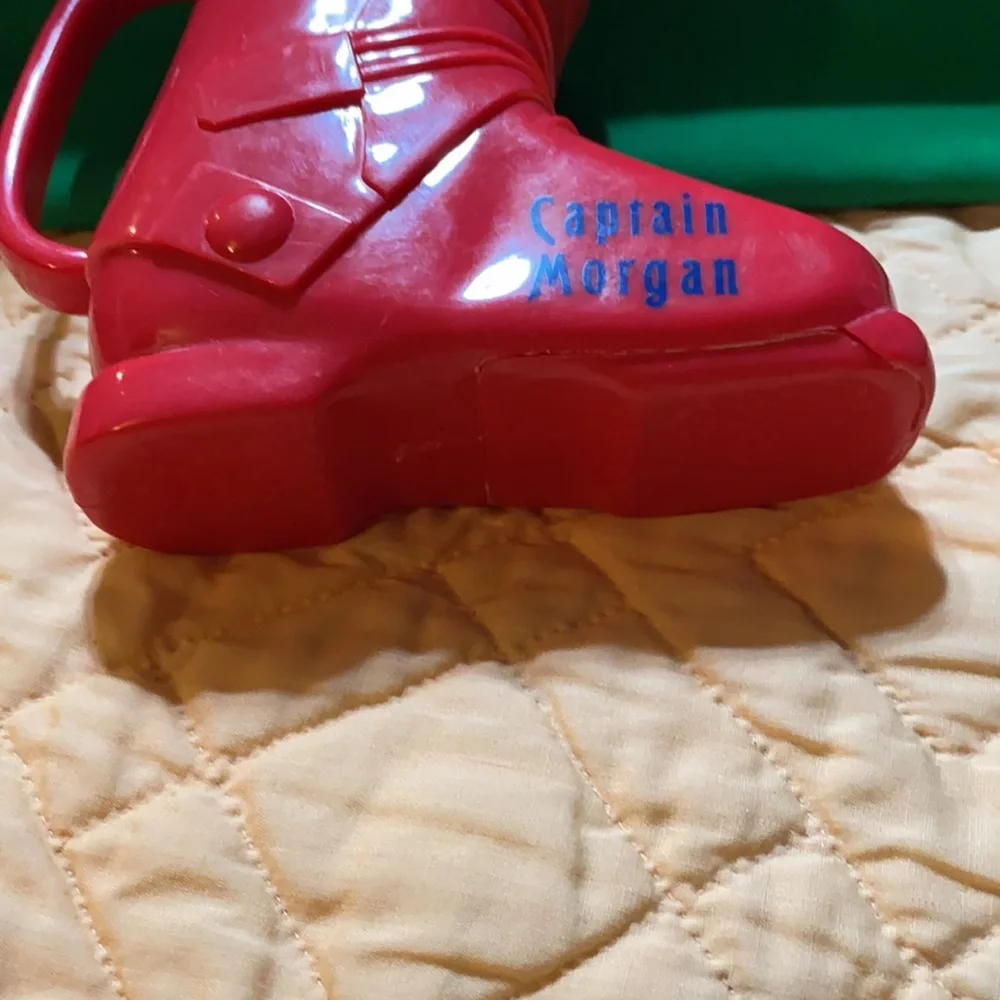 Promotional caption Morgan Rum ski boot Pink